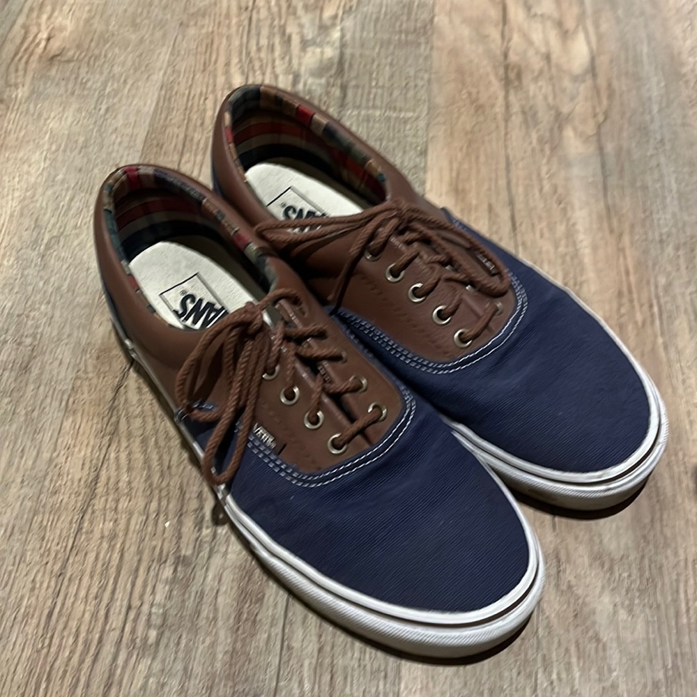 Leather/canvas Vans lace ups